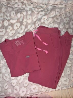 Figs Pink Mauve Scrub Set - Joggers